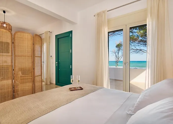 Vera Villa - Brand New Seafront Villa!